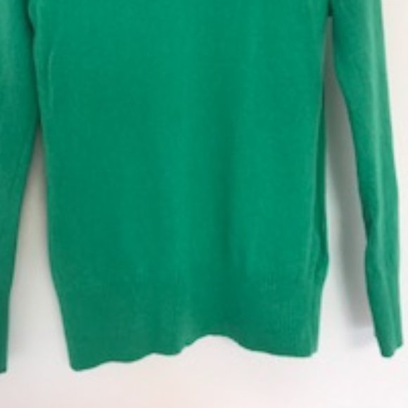 Green Banana Republic Sweater - Picture 2 of 5